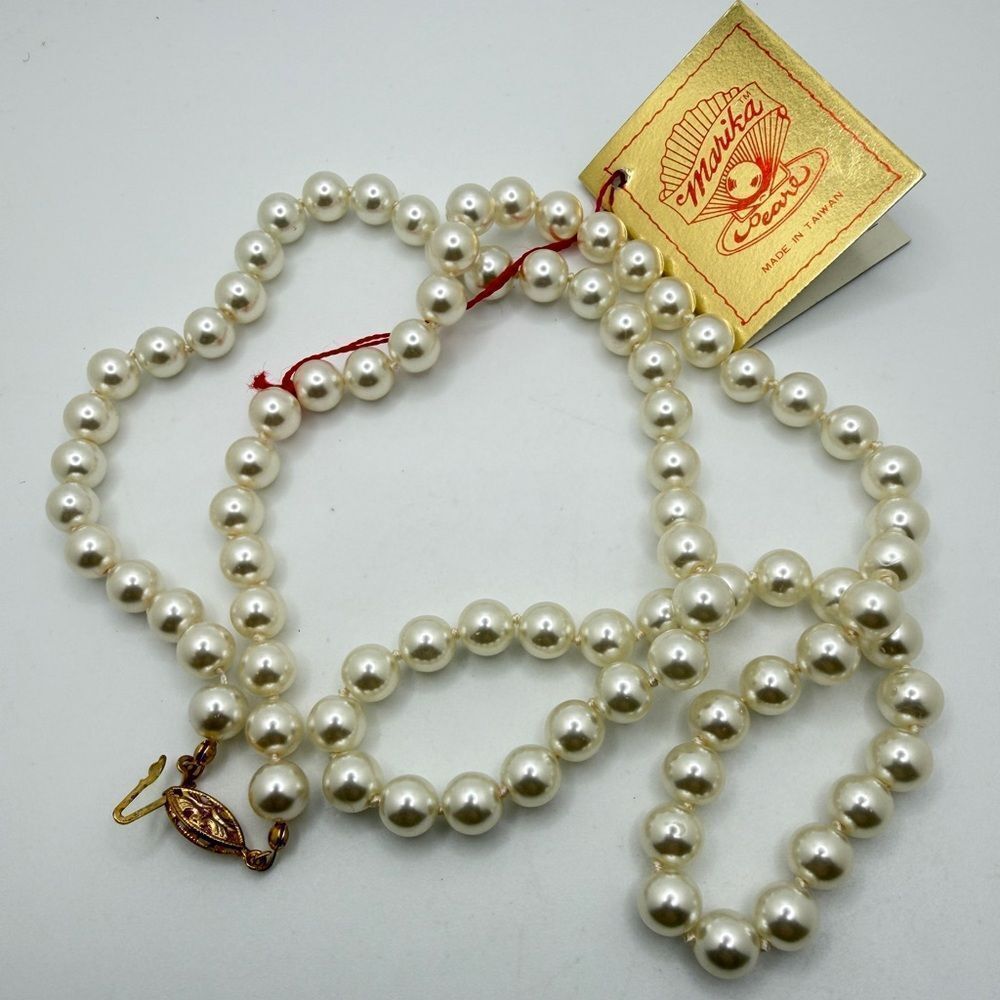 29" Vintage Marika Japanese synthetic pearl necklace, still with‎ tag!